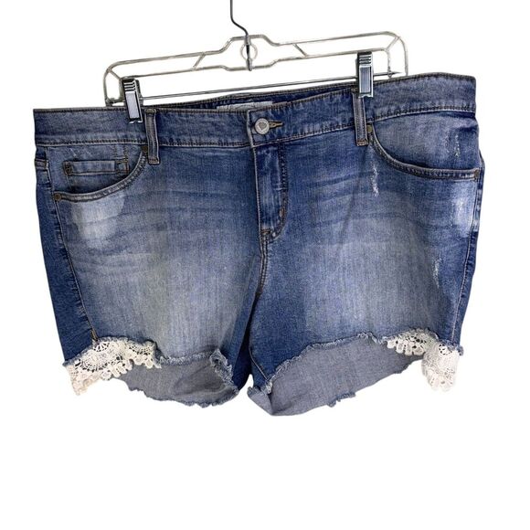 TORRID Denim Shorts Womens 20 Plus Stretch Cut Off Raw Hem Lace Blue Ripped 3.5" - Picture 1 of 4